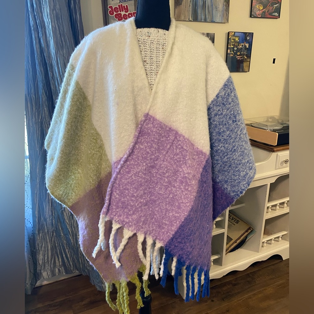Echo ladies shawl